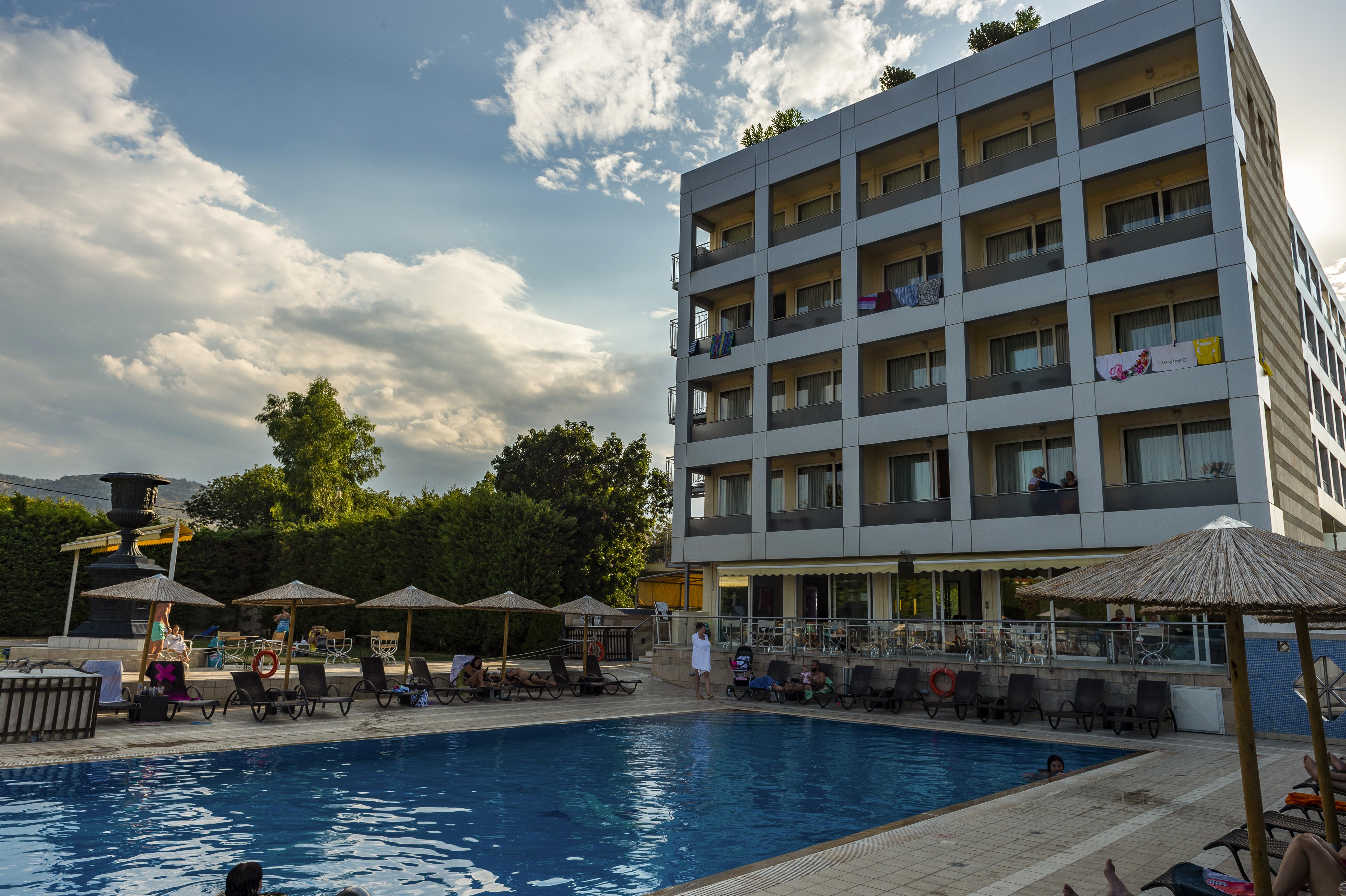 Dolphin Resort & Conference Agioi Apostoloi  Exterior photo